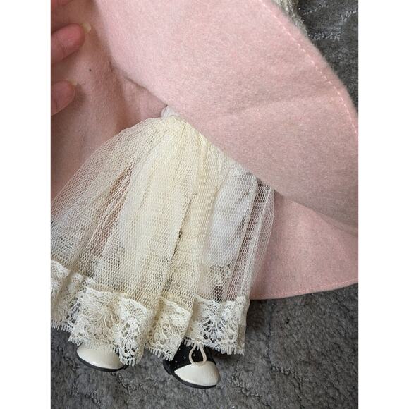 Geppeddo Porcelain Kissing Dolls JOHNNY & SUZY 1950's Sock Hop Style Ltd Edition - Picture 10 of 12